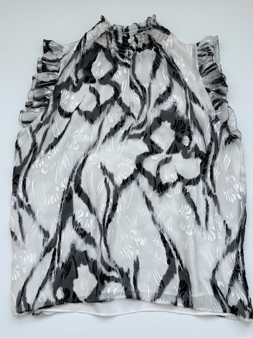 WHBM White/Black Abstract Ruffle-Sleeve Shirred MockNeckline Blouse Size XS